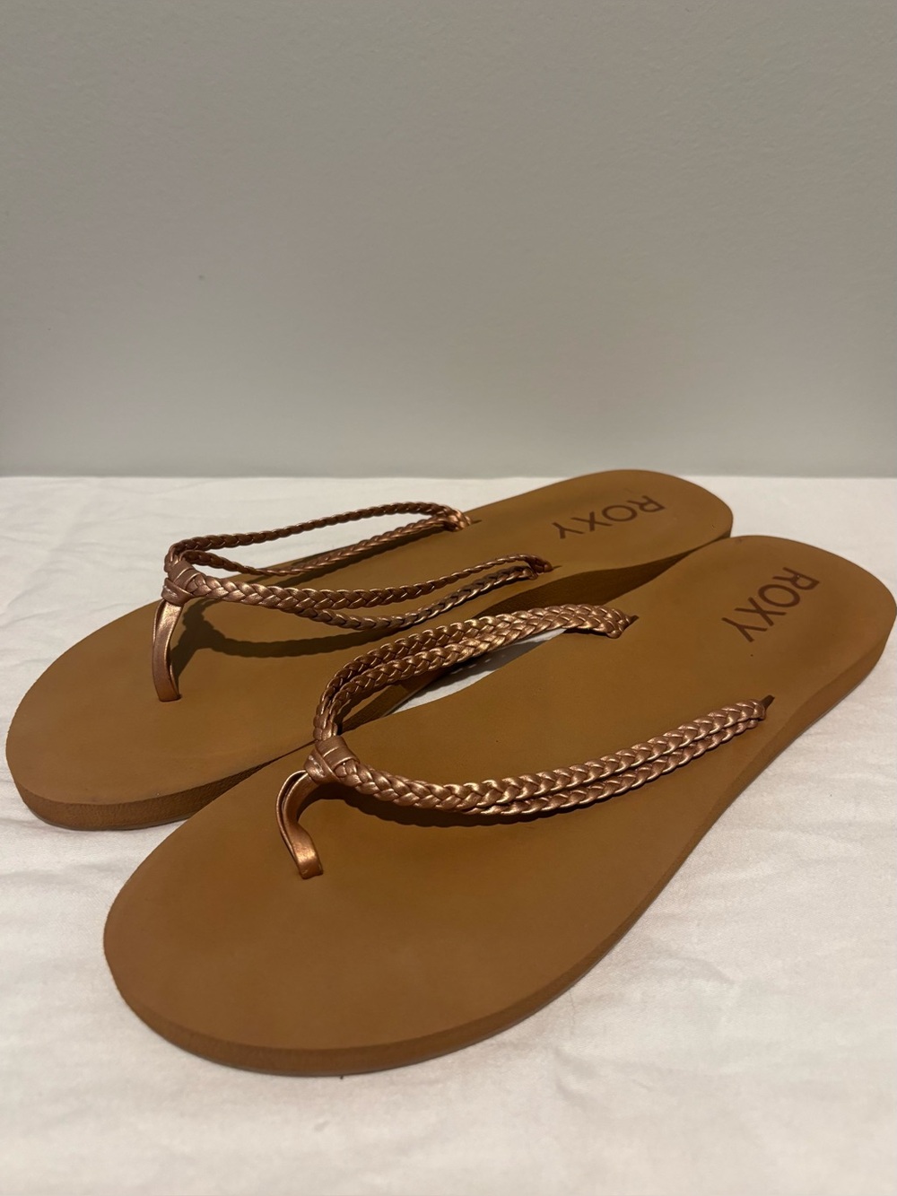 Roxy Women's Rose Gold Braided Strap Tan Flip Flop Sandals